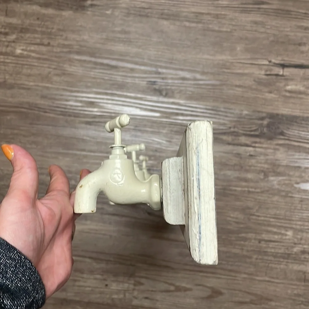 Faucet Hook Wall Hanging